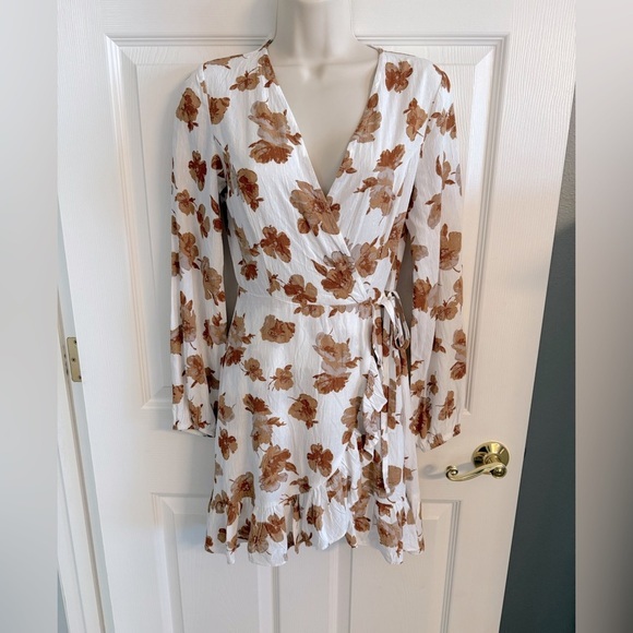 Altar'd State Dresses & Skirts - Altar'd State White and Brown Floral Long Sleeve Dress NWT